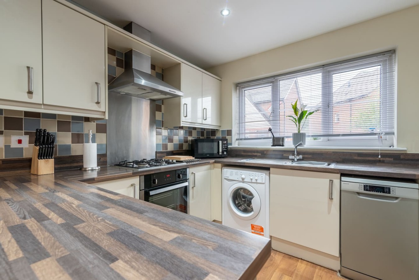 Mon Bank II* Contractors* Parking*Sleeps 5 in 73 Monmouth Castle Drive - Property image 23 - VivreStays