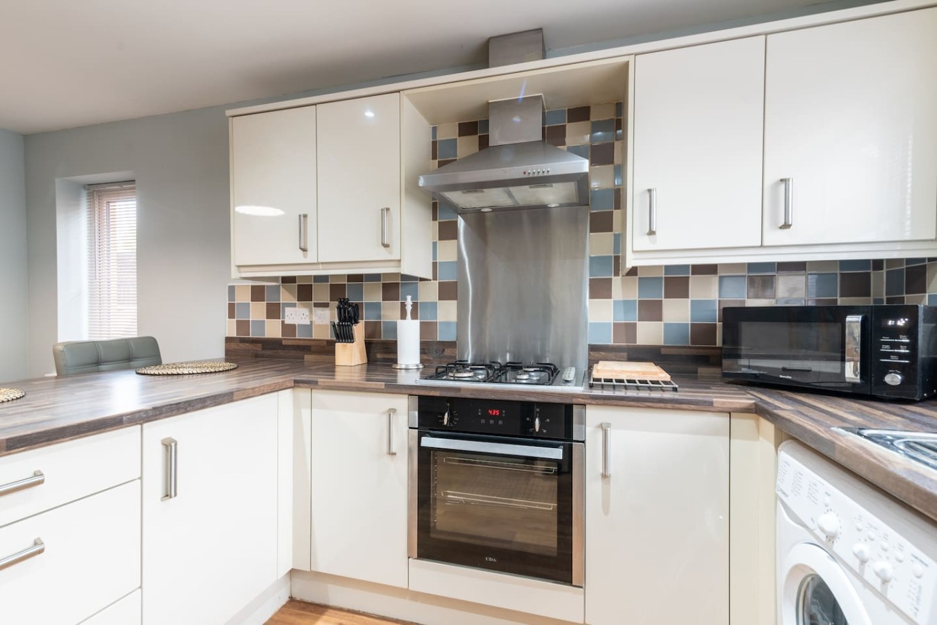 Mon Bank II* Contractors* Parking*Sleeps 5 in 73 Monmouth Castle Drive - Property image 24 - VivreStays