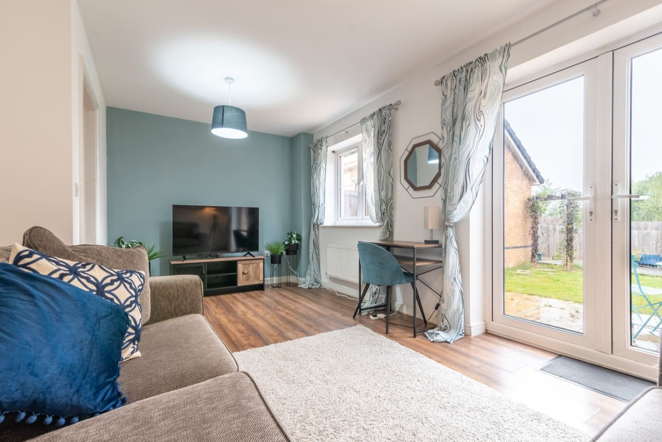Mon Bank II* Contractors* Parking*Sleeps 5 in 73 Monmouth Castle Drive - Property image 20 - VivreStays
