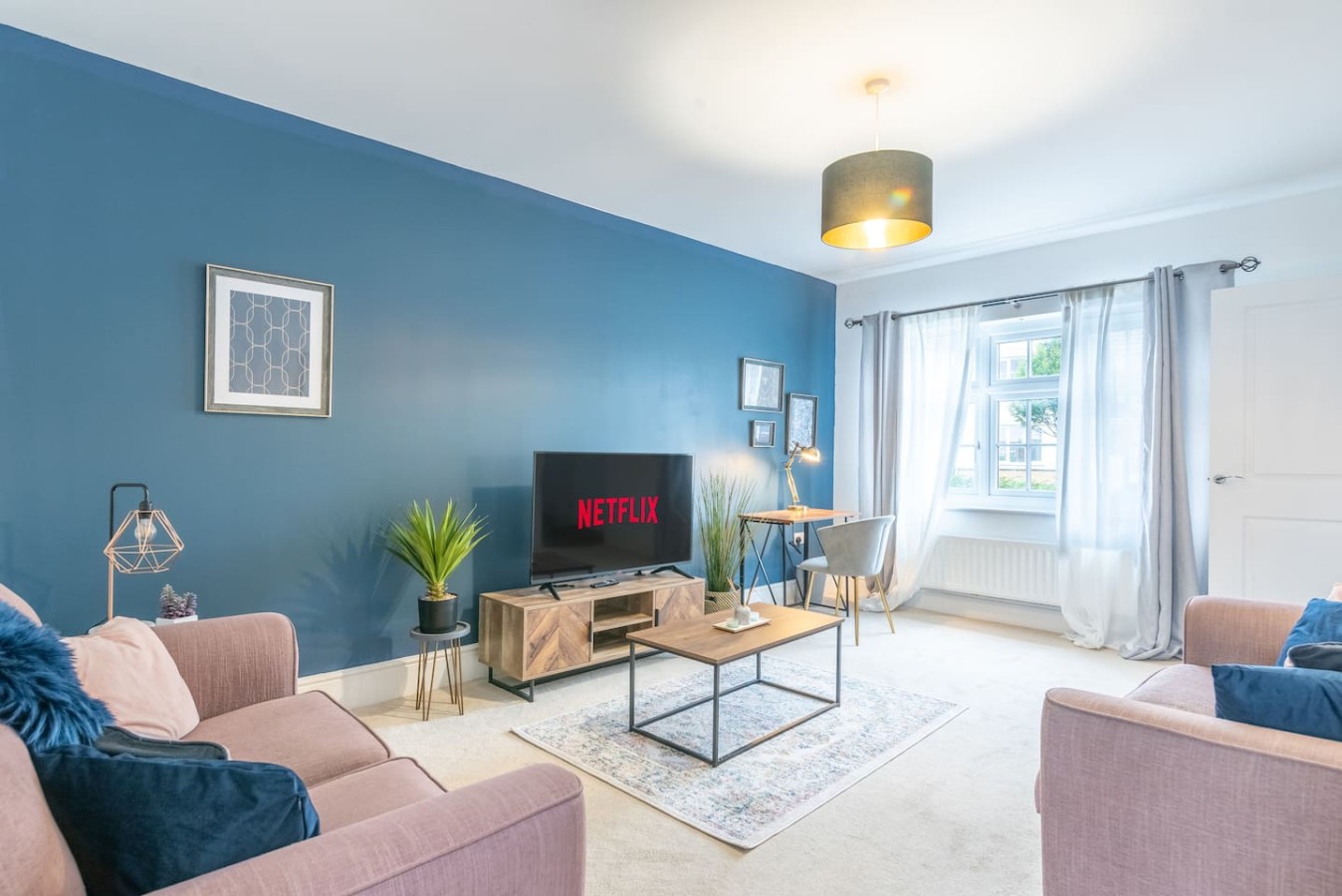 Mon Bank House*Parking*Contractors*Sleeps 6 in 48 Monmouth Castle Drive - Property image 9 - VivreStays