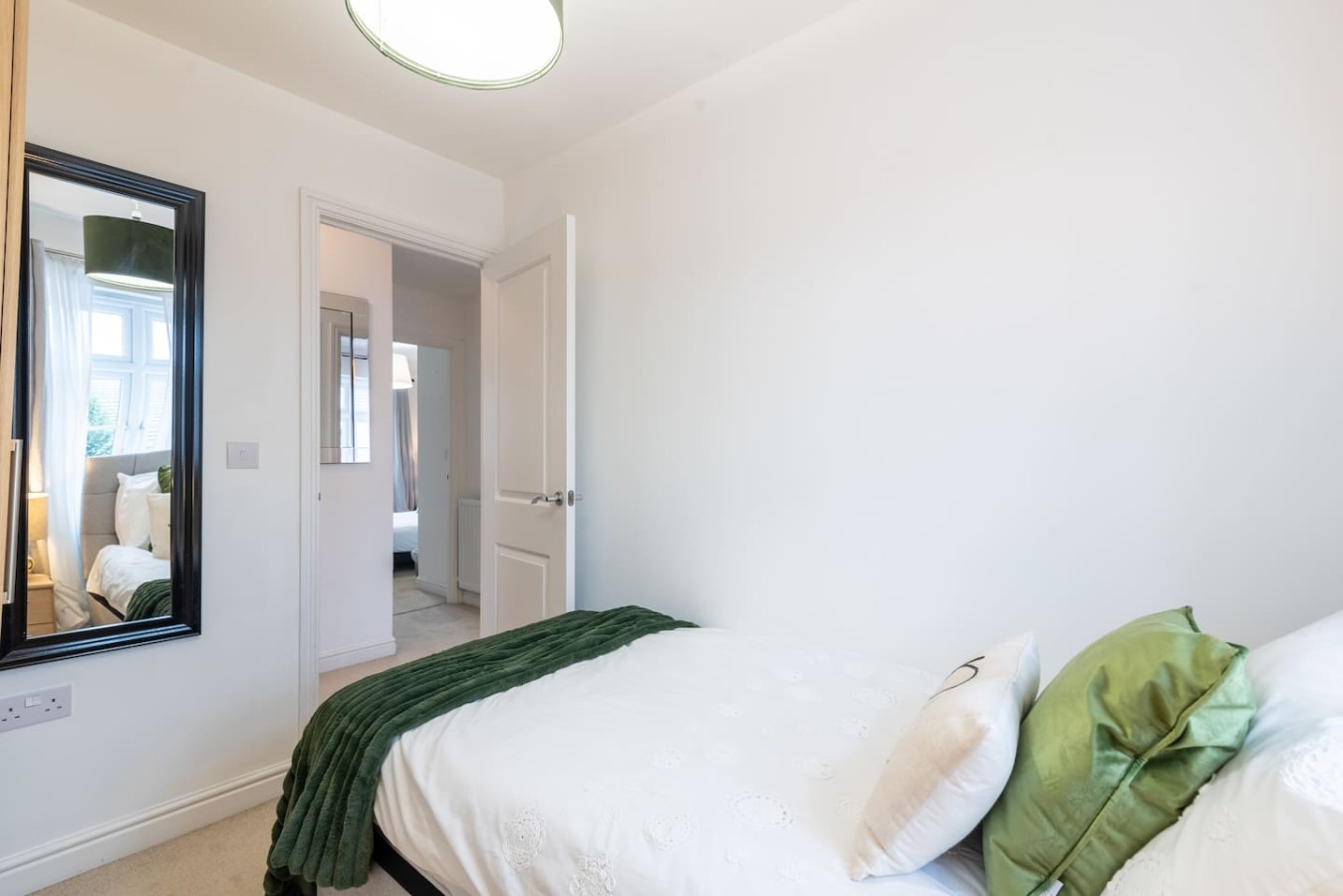 Mon Bank House*Parking*Contractors*Sleeps 6 in 48 Monmouth Castle Drive - Property image 15 - VivreStays
