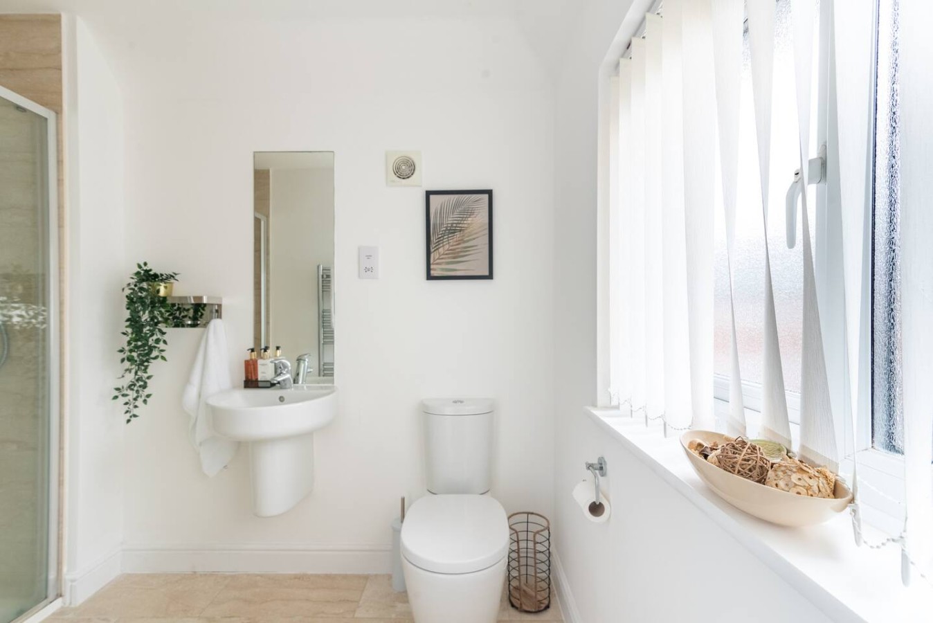 Mon Bank House*Parking*Contractors*Sleeps 6 in 48 Monmouth Castle Drive - Property image 8 - VivreStays