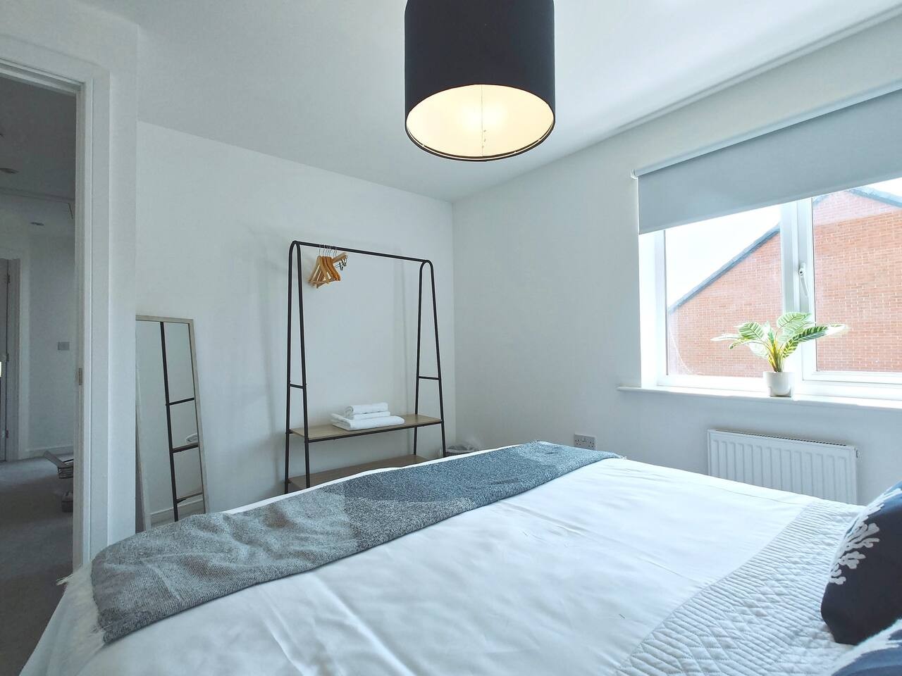 Glynn*House*Newport*sleeps 8*Groups*Parking in 45 Tandem Mill Road - Property image 23 - VivreStays