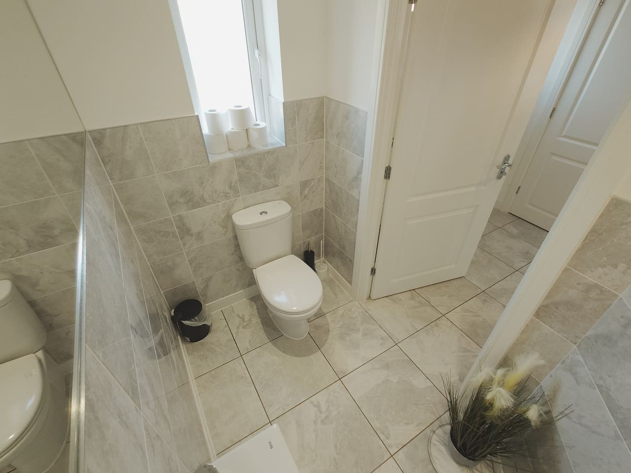 Glynn*House*Newport*sleeps 8*Groups*Parking in 45 Tandem Mill Road - Property image 26 - VivreStays