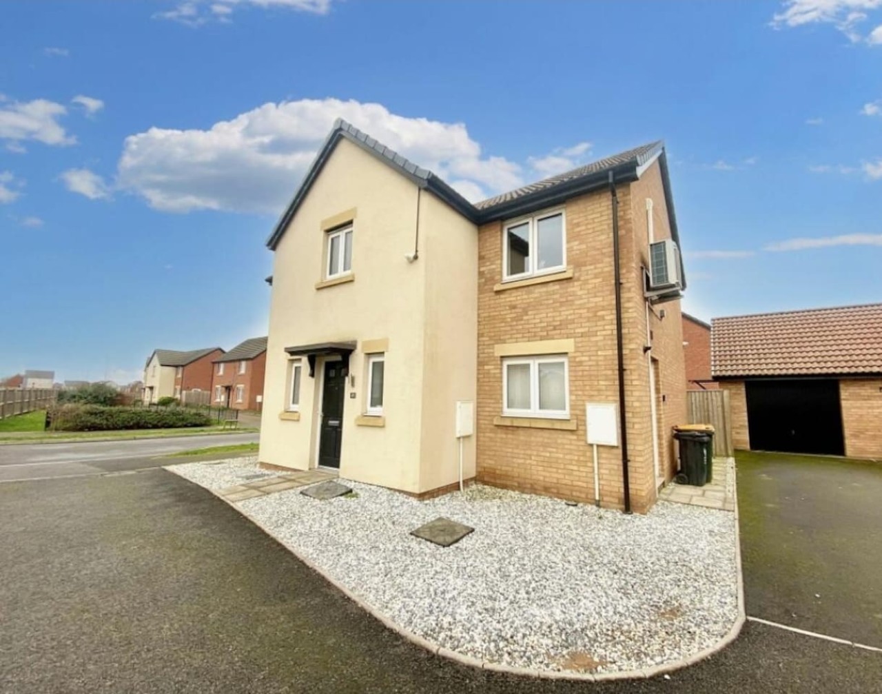 Glynn*House*Newport*sleeps 8*Groups*Parking in 45 Tandem Mill Road - Property image 27 - VivreStays
