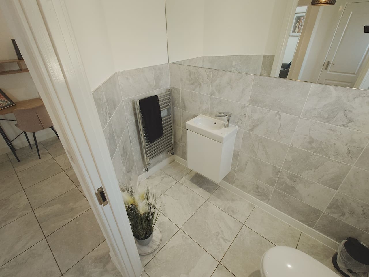 Glynn*House*Newport*sleeps 8*Groups*Parking in 45 Tandem Mill Road - Property image 25 - VivreStays