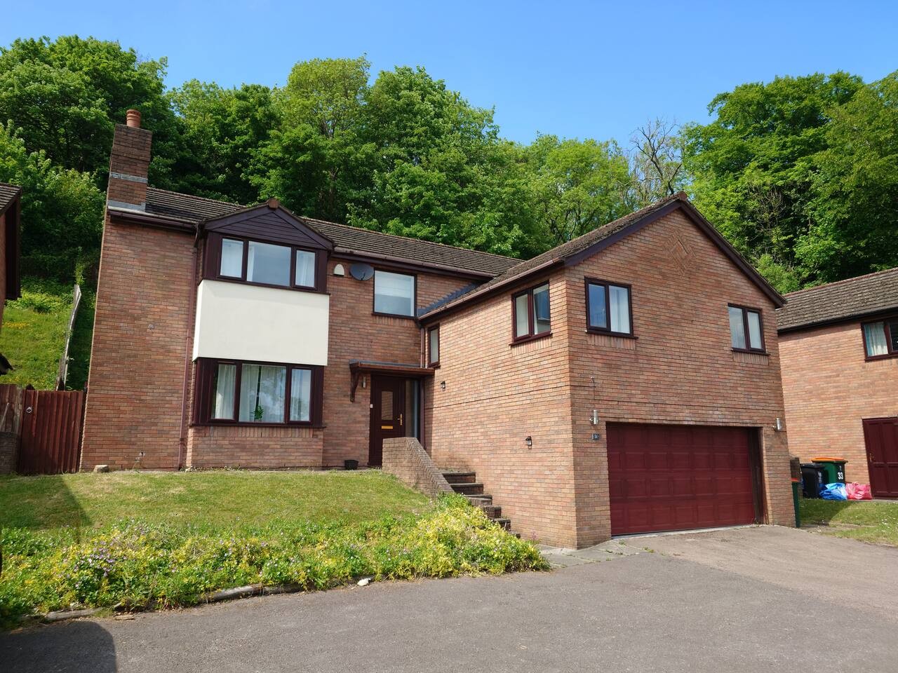 Horizon House*Sleeps 12*Parking*Corporate*Groups in 31 Glanwern Rise - Property image 28 - VivreStays