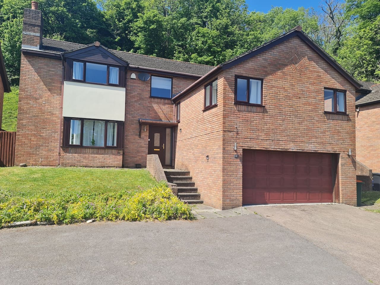 Horizon House*Sleeps 12*Parking*Corporate*Groups in 31 Glanwern Rise - Property image 36 - VivreStays