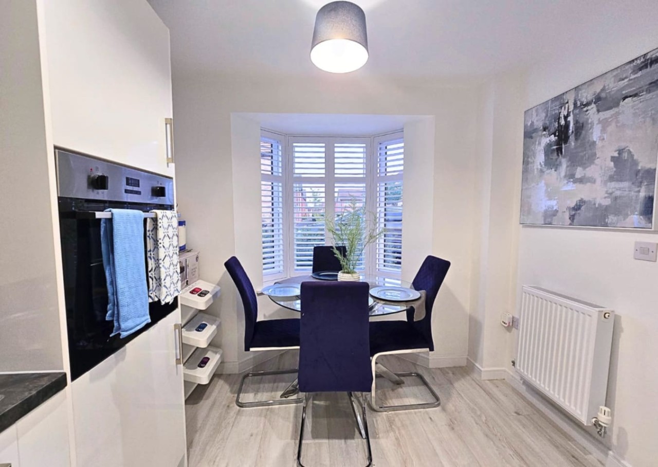 Wayfield House*Sleeps 5*Groups*Parking in 15 Chapel Field Way - Property image 8 - VivreStays