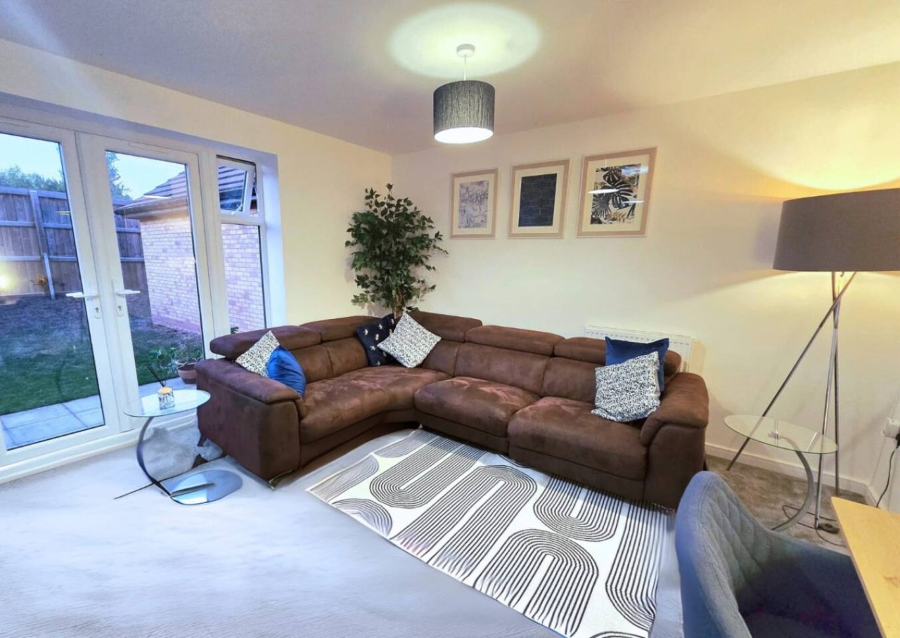 Wayfield House*Sleeps 5*Groups*Parking in 15 Chapel Field Way - Property image 13 - VivreStays