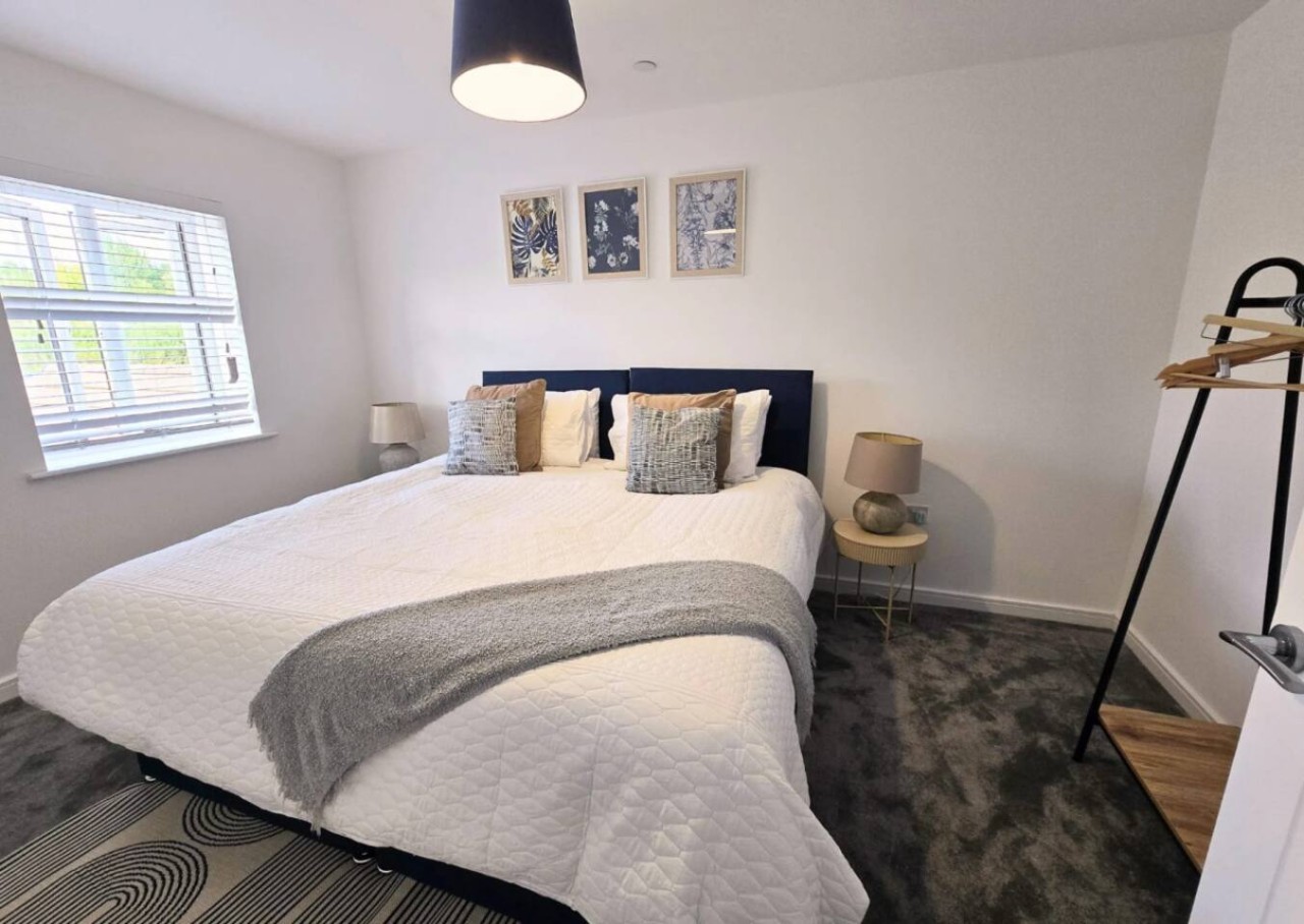 Wayfield House*Sleeps 5*Groups*Parking in 15 Chapel Field Way - Property image 2 - VivreStays