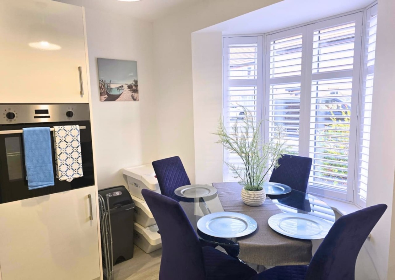 Wayfield House*Sleeps 5*Groups*Parking in 15 Chapel Field Way - Property image 11 - VivreStays