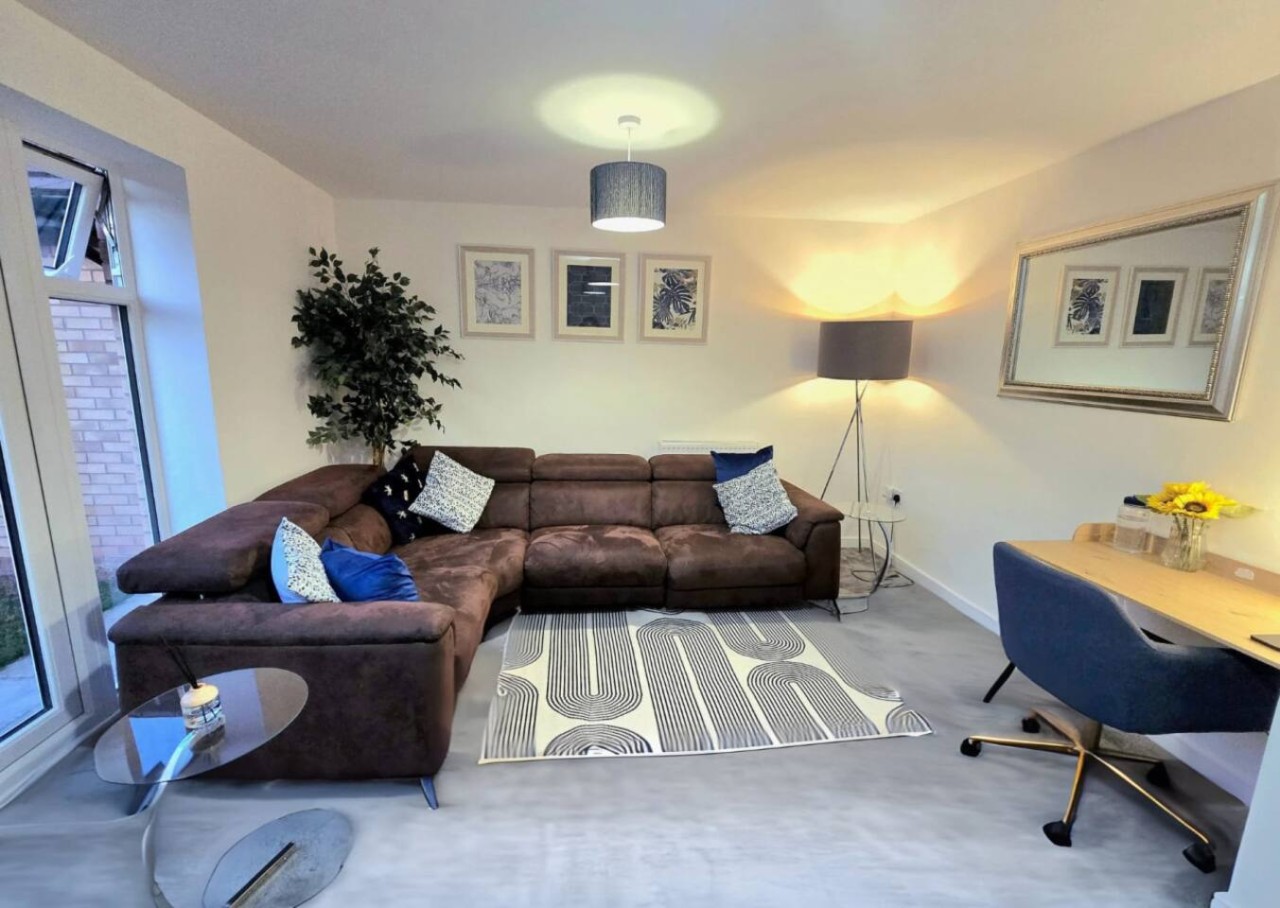 Wayfield House*Sleeps 5*Groups*Parking in 15 Chapel Field Way - Property image 12 - VivreStays