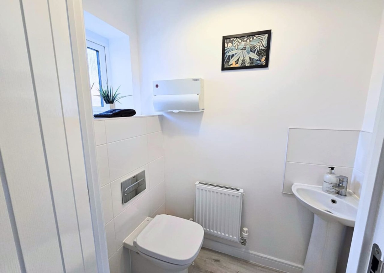 Wayfield House*Sleeps 5*Groups*Parking in 15 Chapel Field Way - Property image 14 - VivreStays
