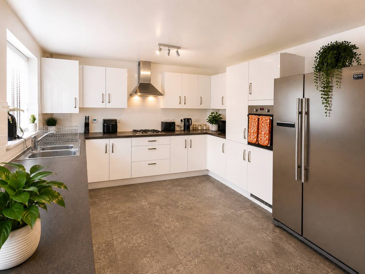 Jubilee House*Sleeps 7*Parking*Contractors*Groups in 14 Obama Grove - Property image 9 - VivreStays