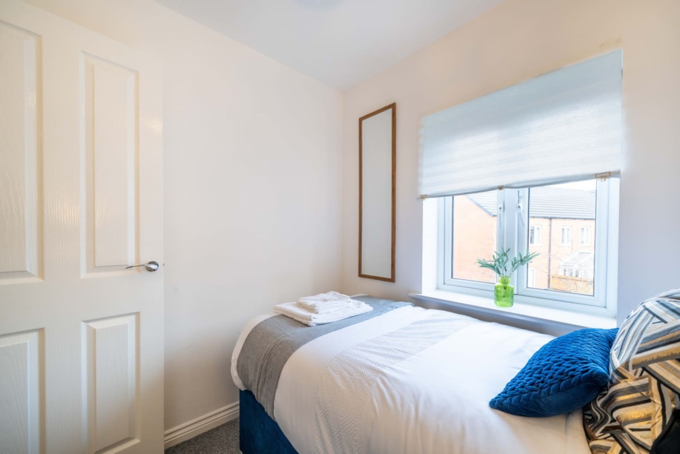 Lysaght House* Groups *Contractors *sleeps 5 in 28 Lysaght Gardens - Property image 15 - VivreStays