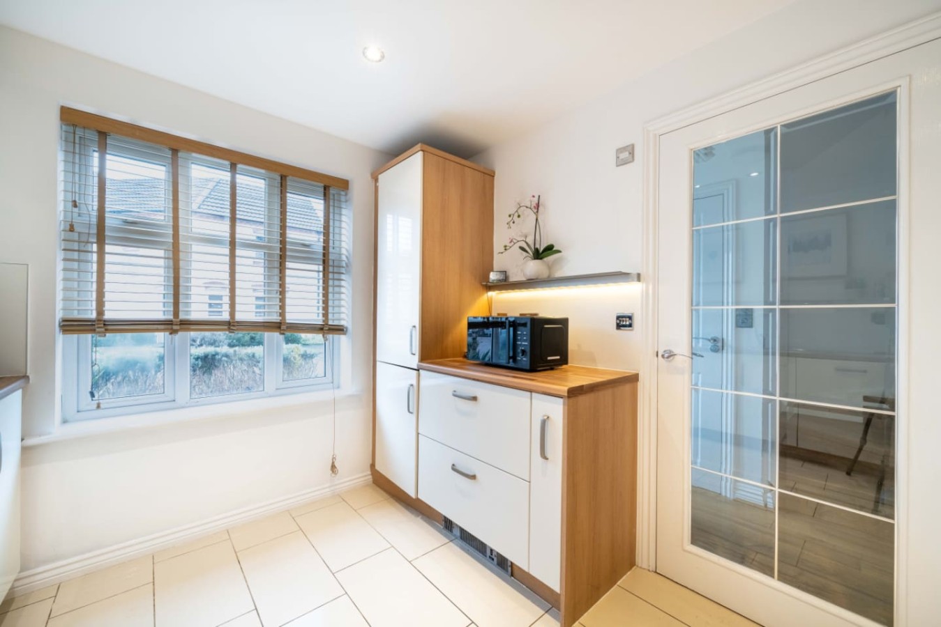Lysaght House* Groups *Contractors *sleeps 5 in 28 Lysaght Gardens - Property image 19 - VivreStays