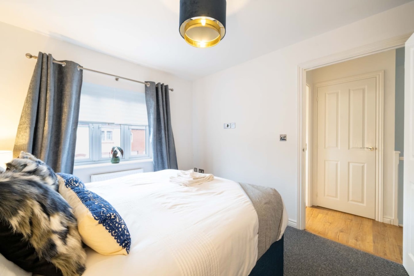 Lysaght House* Groups *Contractors *sleeps 5 in 28 Lysaght Gardens - Property image 3 - VivreStays