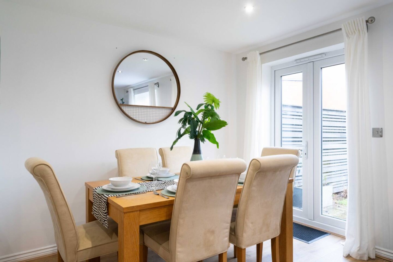 Lysaght House* Groups *Contractors *sleeps 5 in 28 Lysaght Gardens - Property image 24 - VivreStays