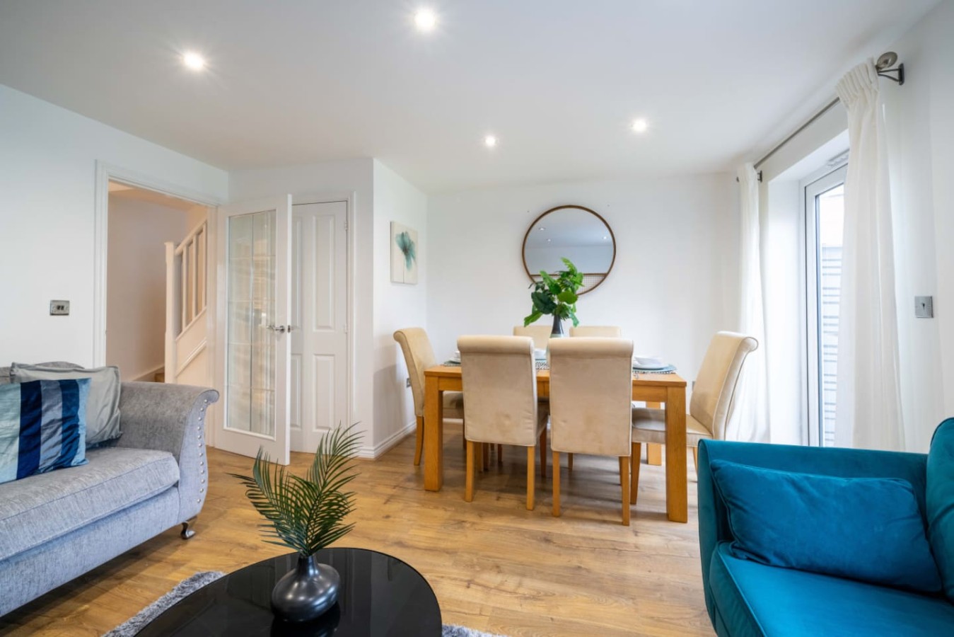 Lysaght House* Groups *Contractors *sleeps 5 in 28 Lysaght Gardens - Property image 16 - VivreStays