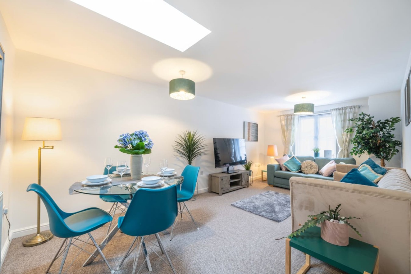 The Coach House, Charming 2 bed Apt, Free Parking in 12 Beading Close - Property image 2 - VivreStays