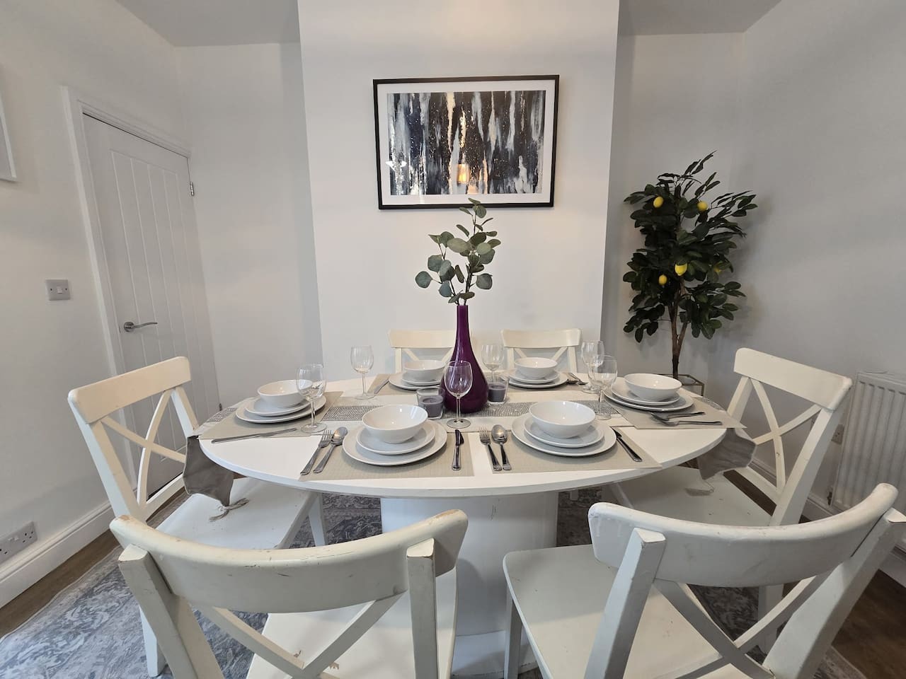Somerton House*Sleeps 5*Contractors*Groups in 41 Somerton Road - Property image 5 - VivreStays
