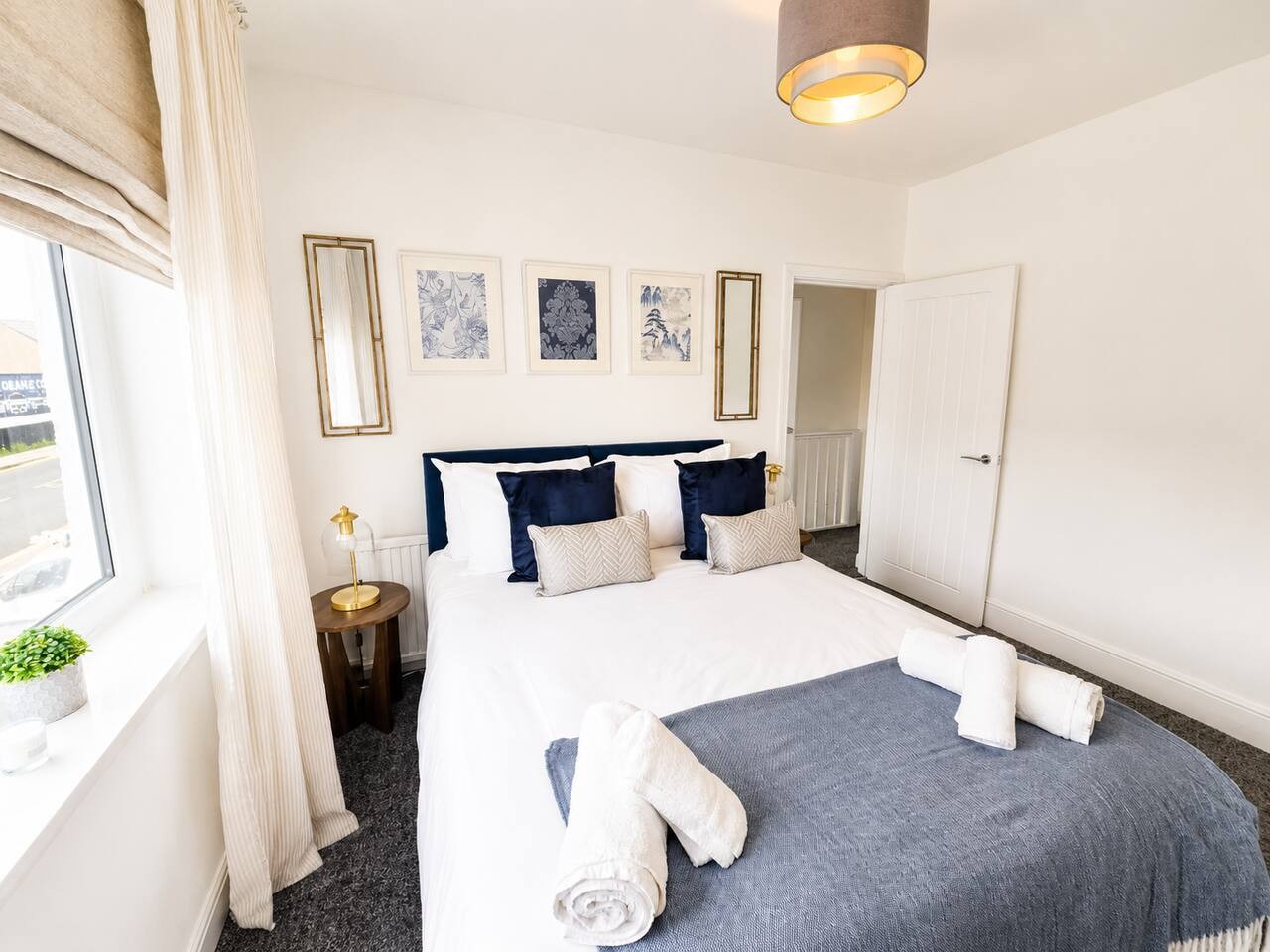 Somerton House*Sleeps 5*Contractors*Groups in 41 Somerton Road - Property image 9 - VivreStays
