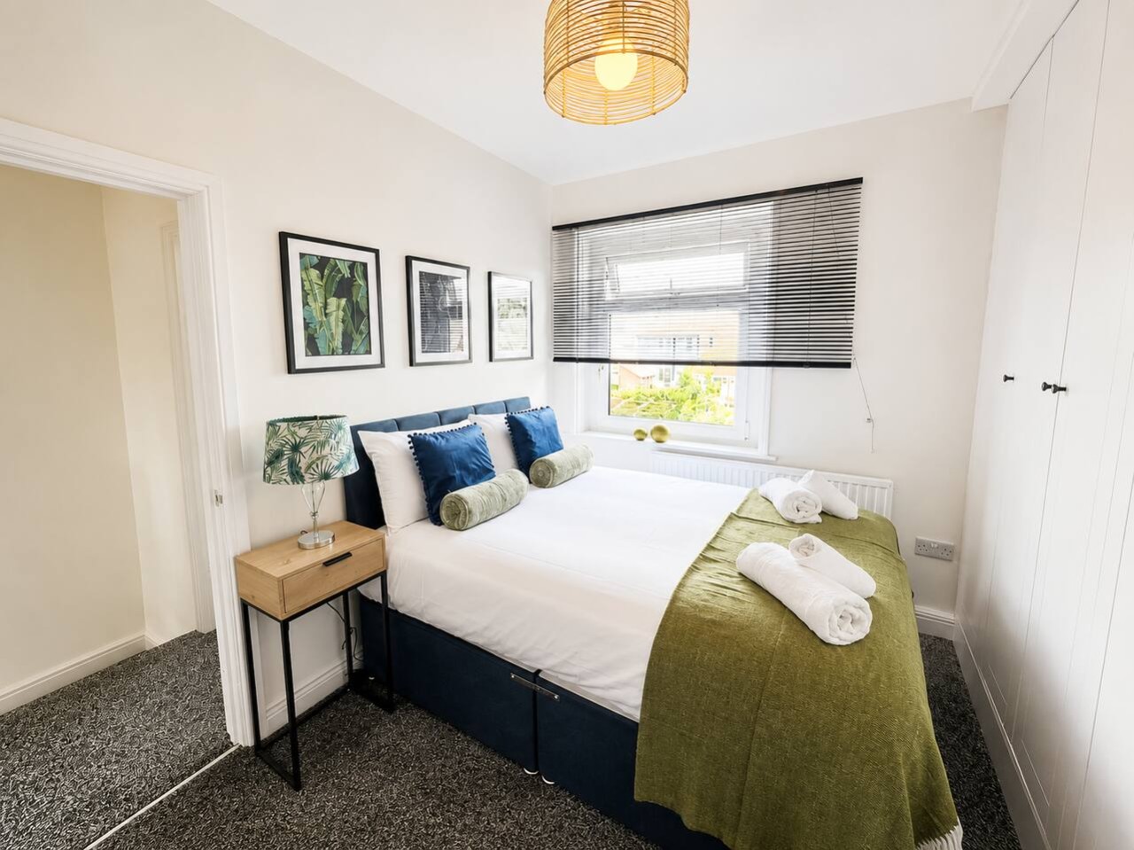Somerton House*Sleeps 5*Contractors*Groups in 41 Somerton Road - Property image 7 - VivreStays
