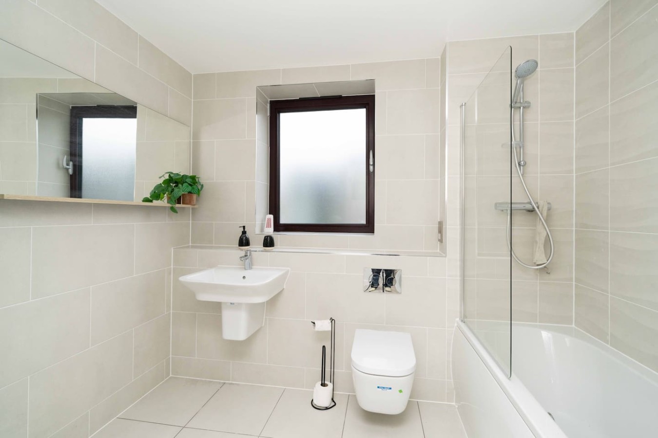 The Cumberland*Water Views*Central *Sleeps 5 in 2 Gas Ferry Road flat 12 - Property image 14 - VivreStays