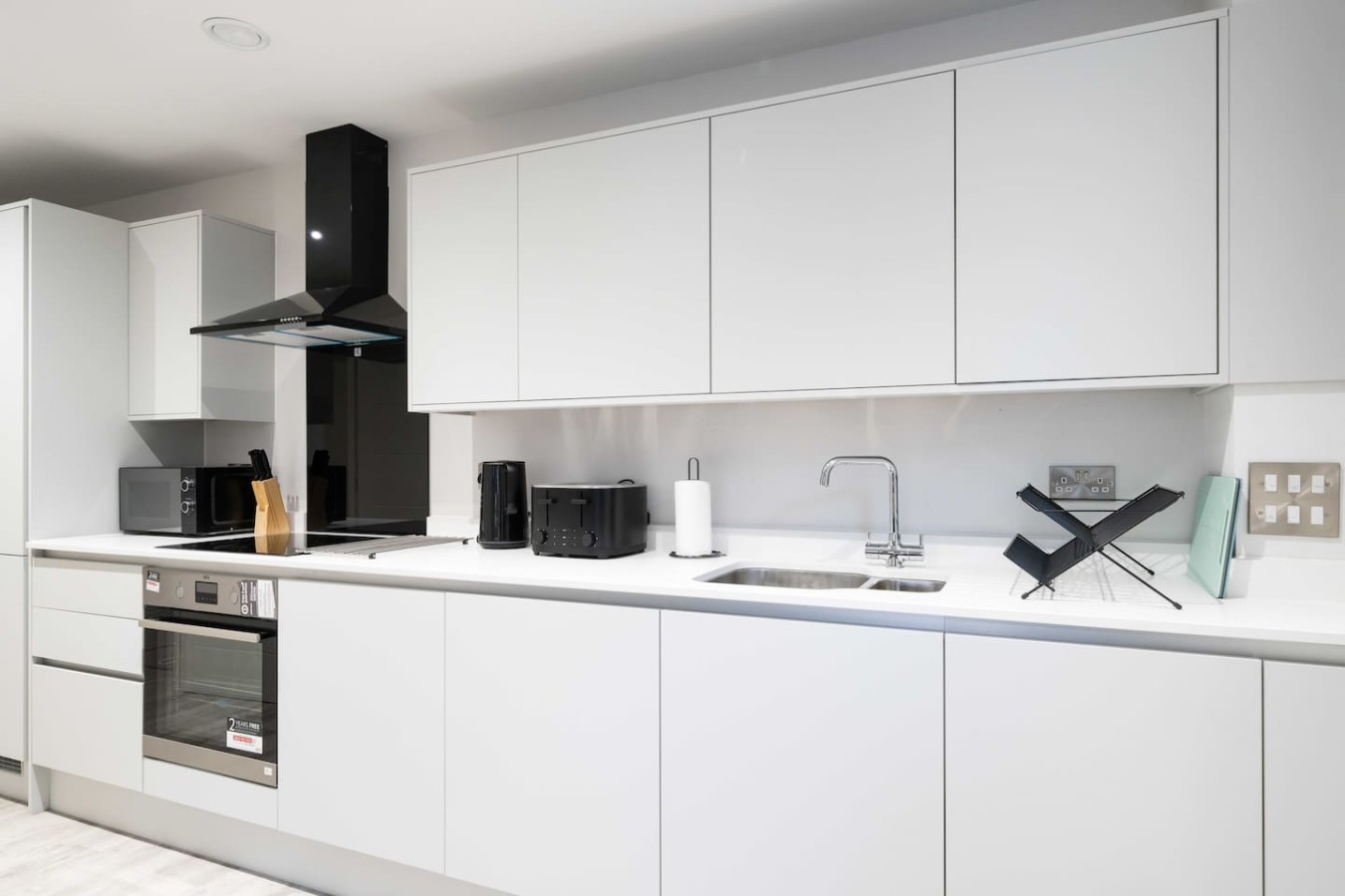 The Cumberland*Water Views*Central *Sleeps 5 in 2 Gas Ferry Road flat 12 - Property image 3 - VivreStays
