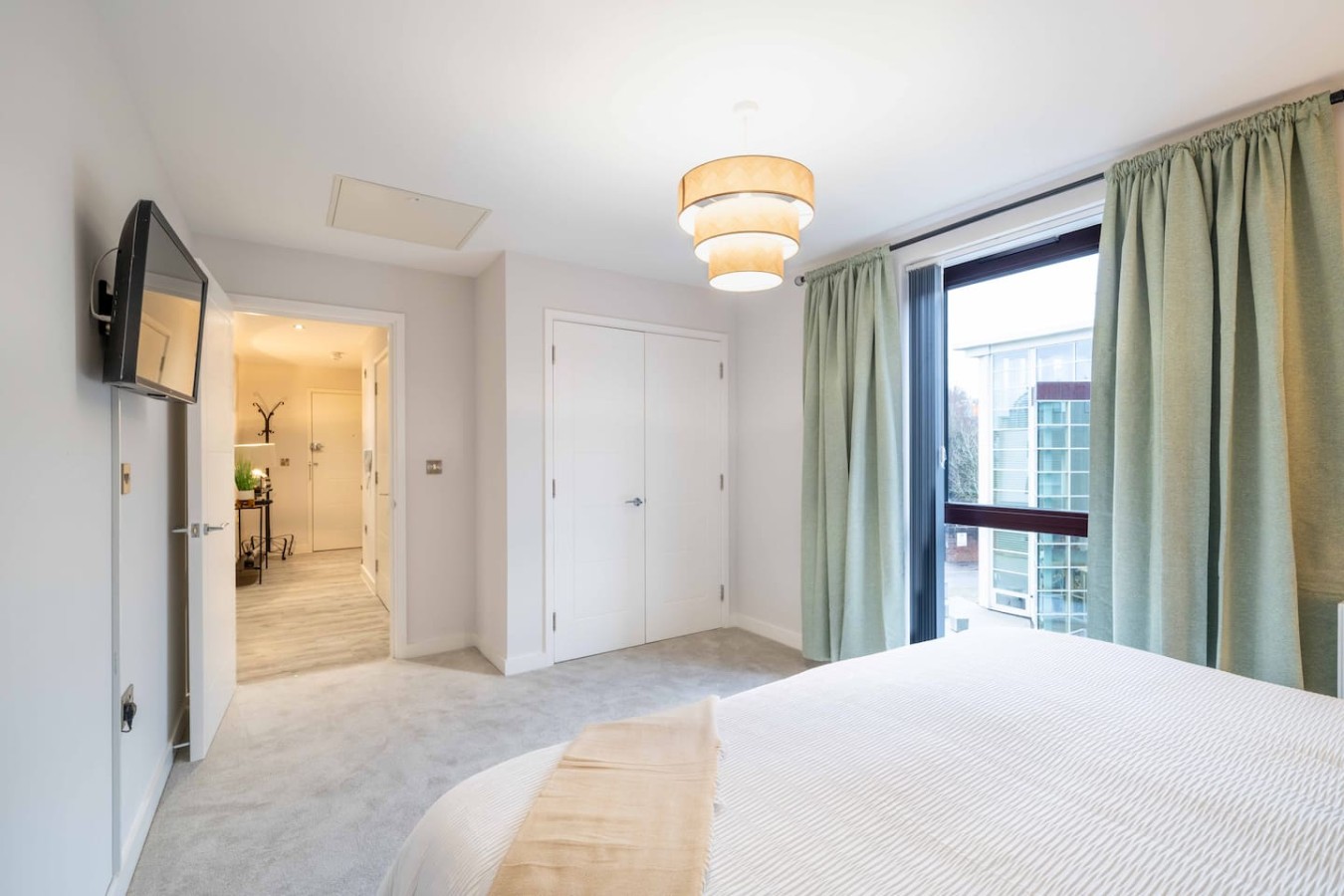 The Cumberland*Water Views*Central *Sleeps 5 in 2 Gas Ferry Road flat 12 - Property image 9 - VivreStays