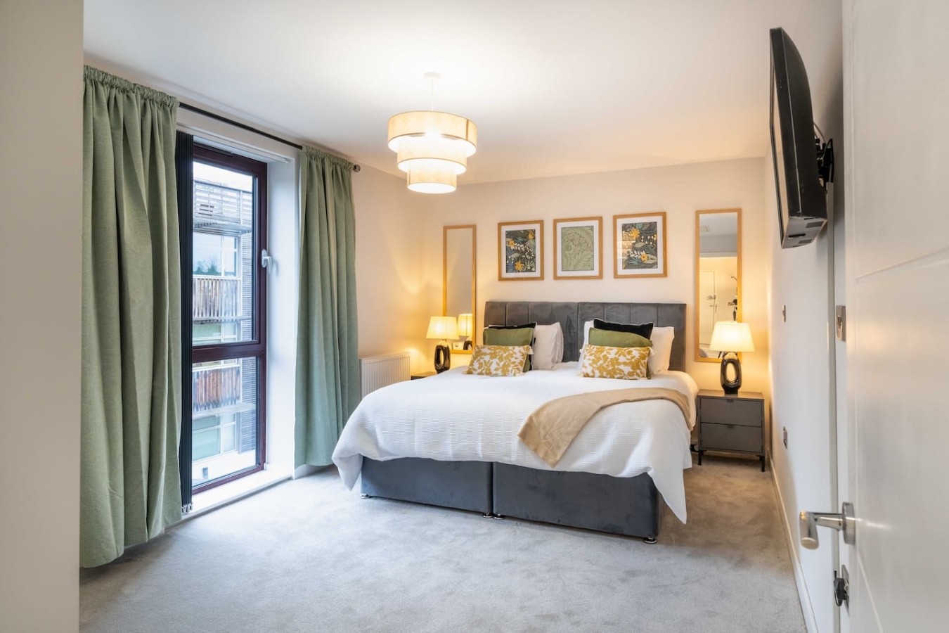 The Cumberland*Water Views*Central *Sleeps 5 in 2 Gas Ferry Road flat 12 - Property image 4 - VivreStays
