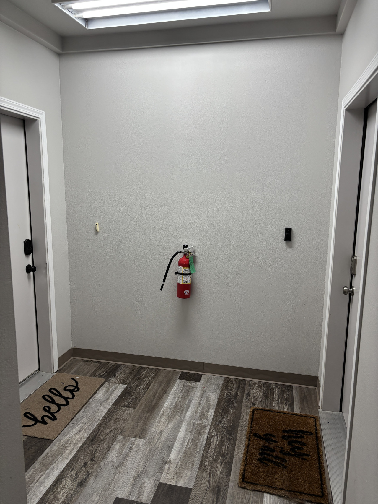 CONDO HALLWAY.JPG