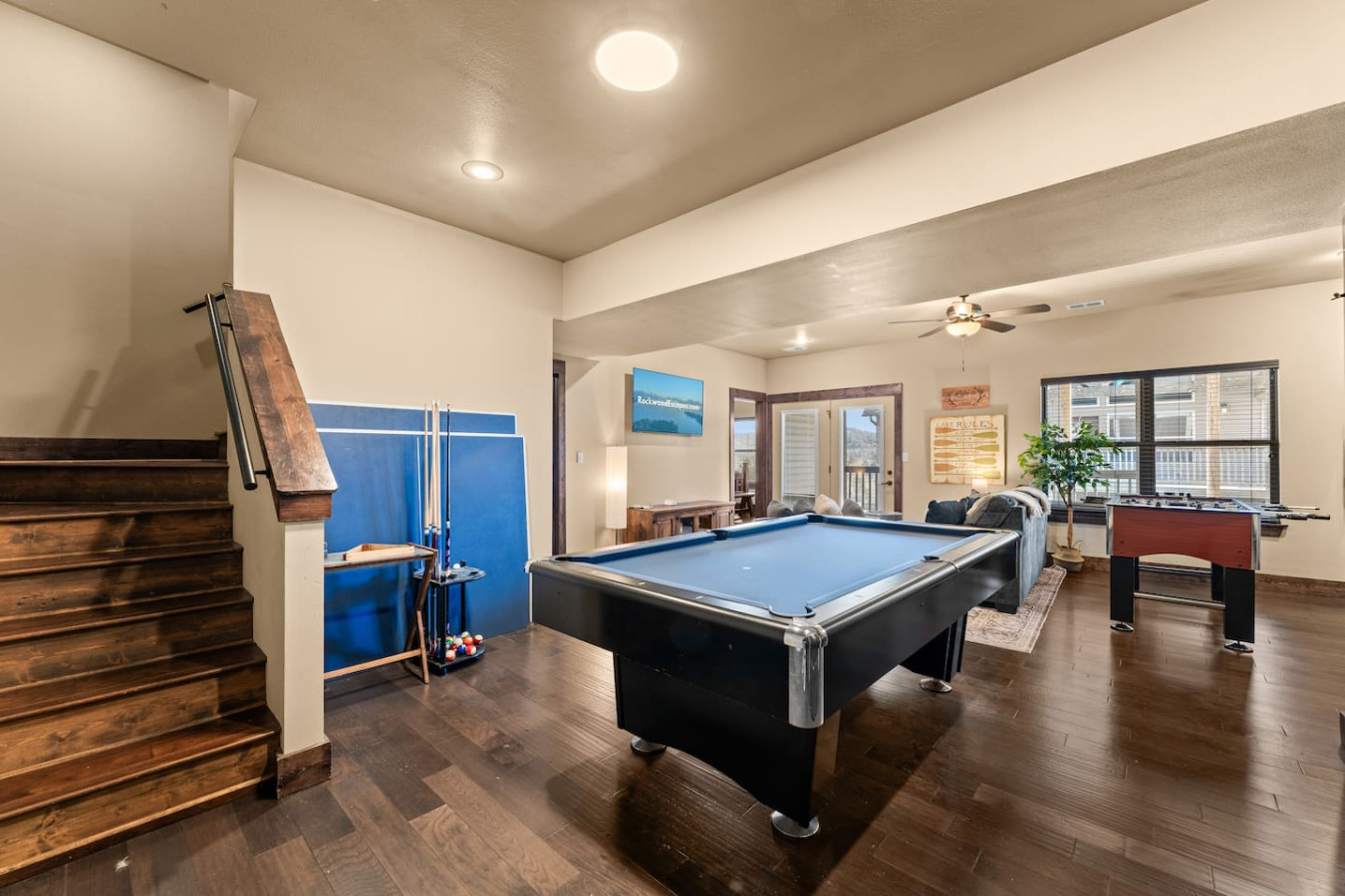 Lakefront 5BR, game room, boat slip, Near SDC