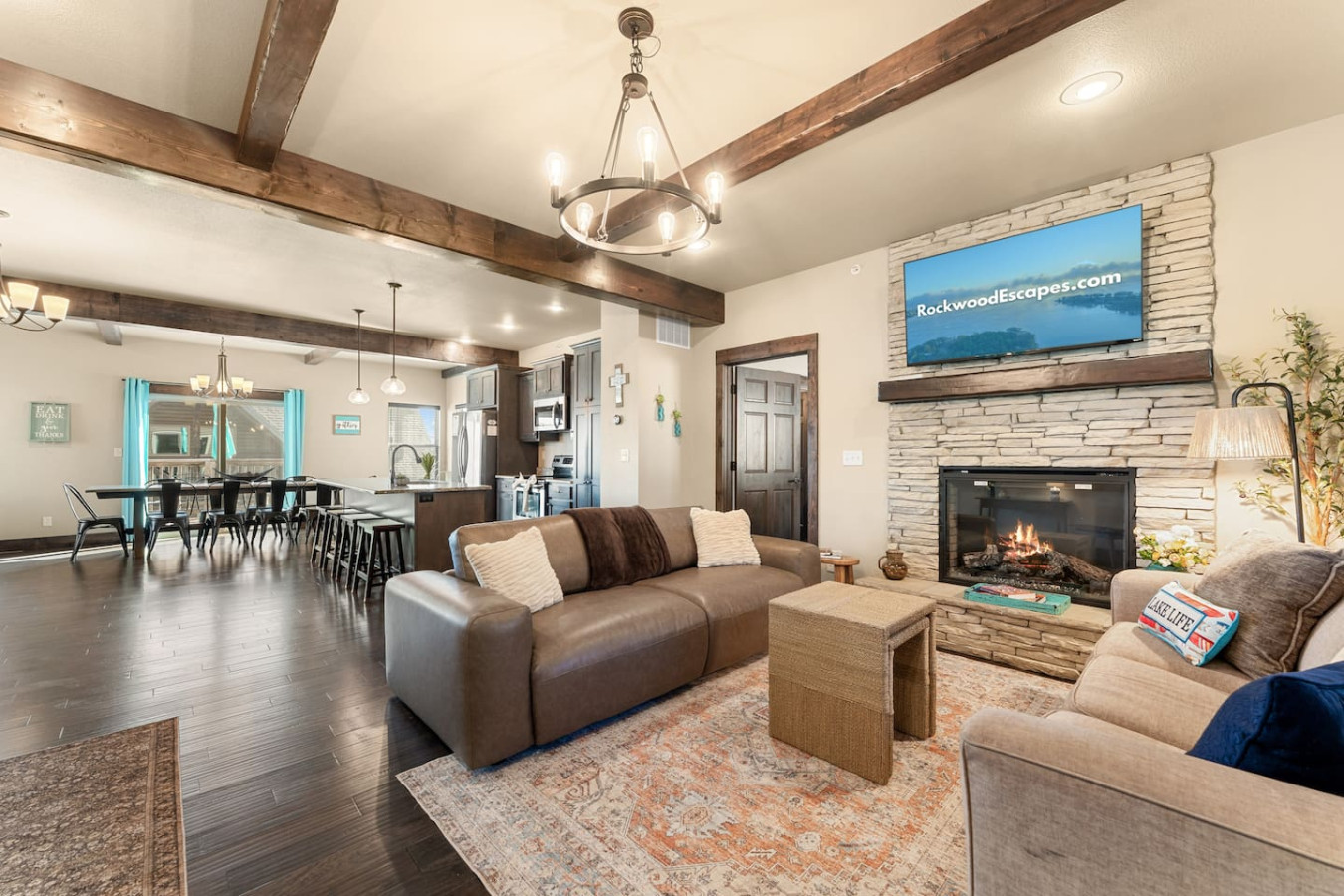 Lakefront 5BR, game room, boat slip, Near SDC
