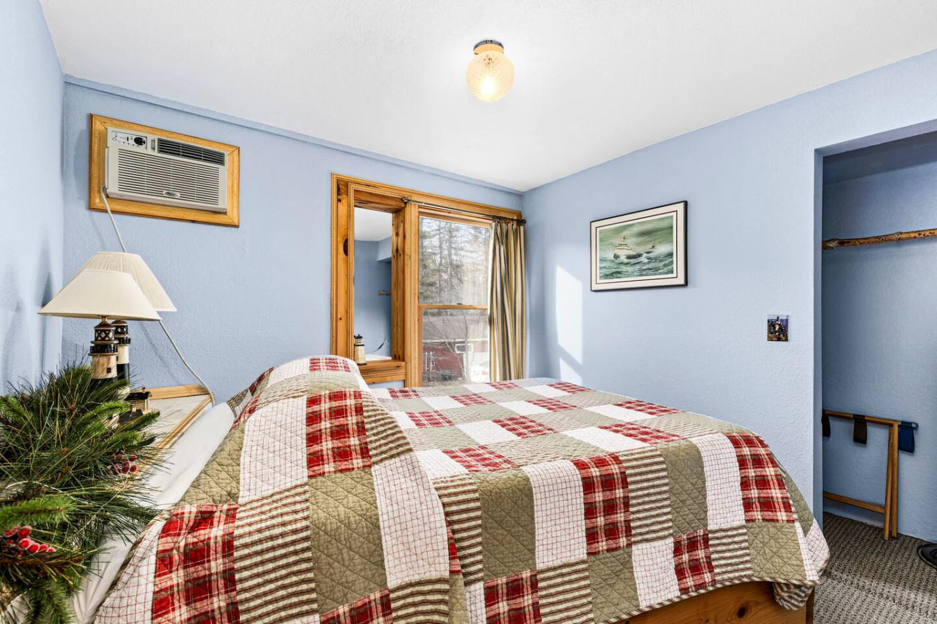 Extra closet space for extended stays!