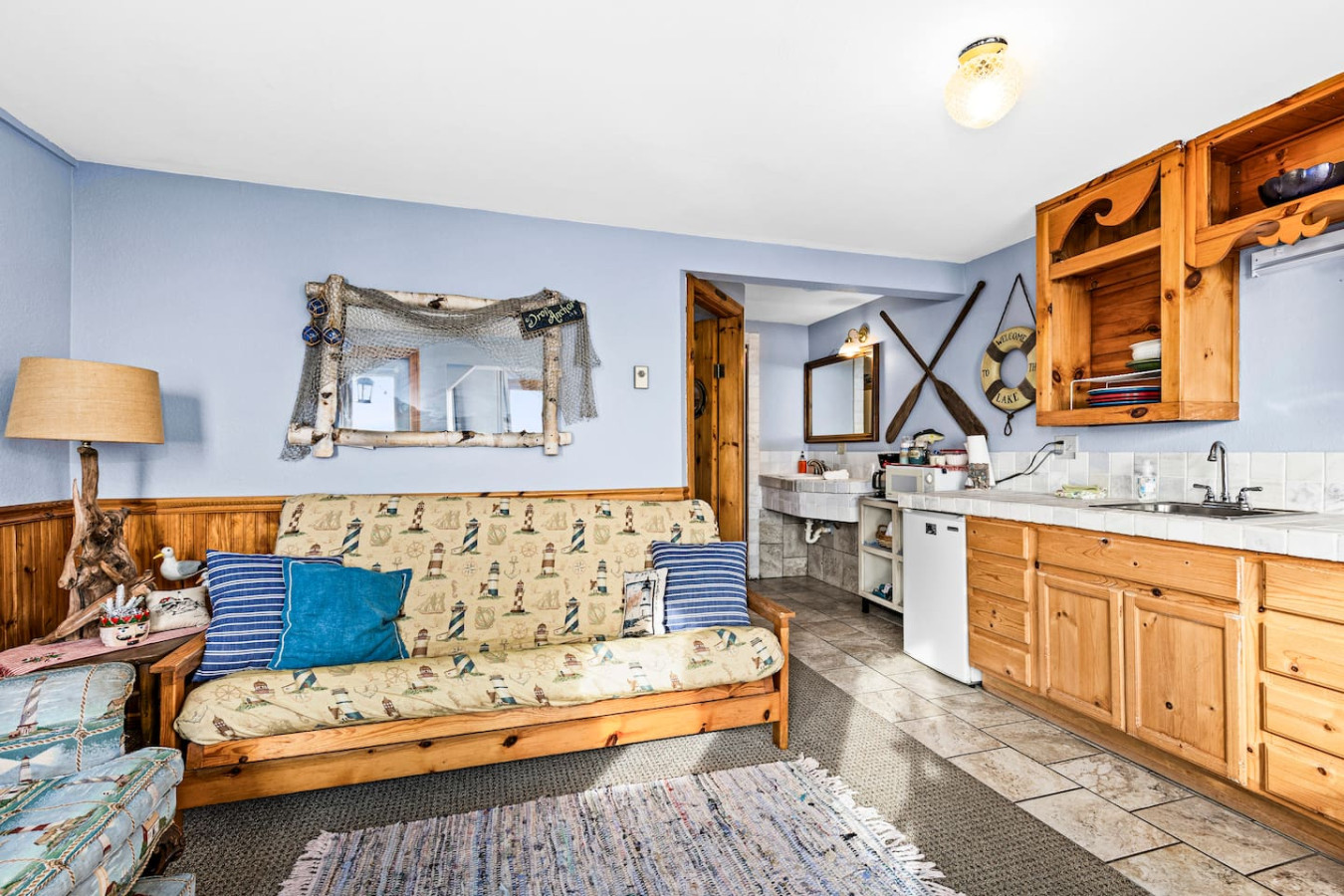 Separate living room is very bright!