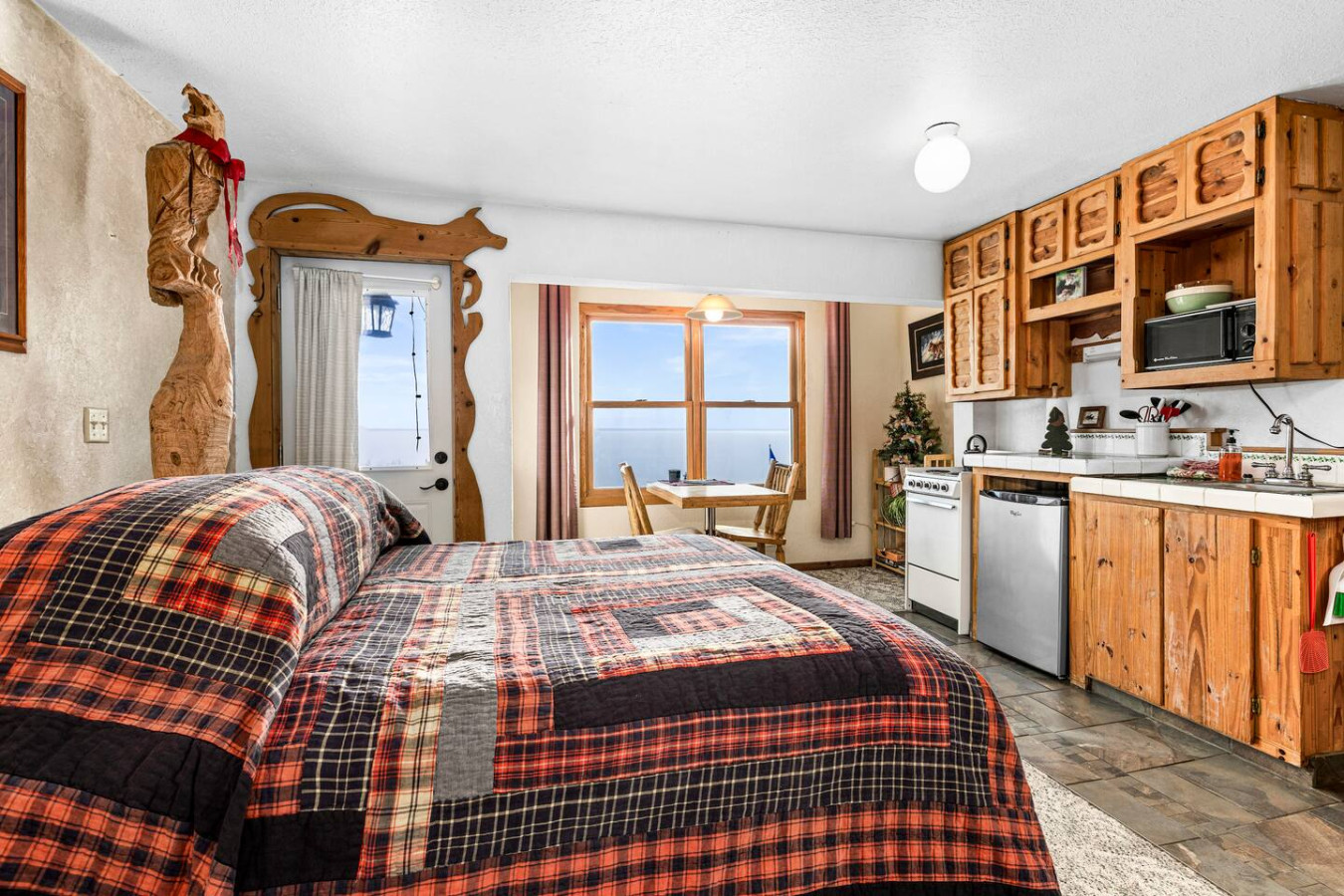 Great upper level studio setup