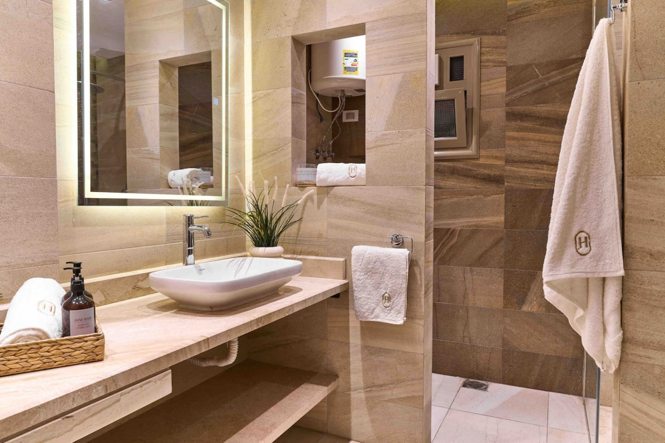 Family-friendly 2 Bdr Apart In Convenient Location in Cairo - interior view view 5