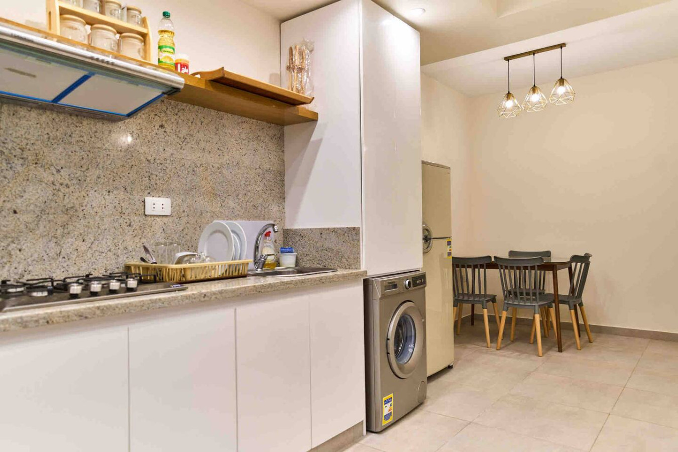 Cozy Two Bedrooms Apartment With Lots Of Privacy in Cairo - kitchen view 3