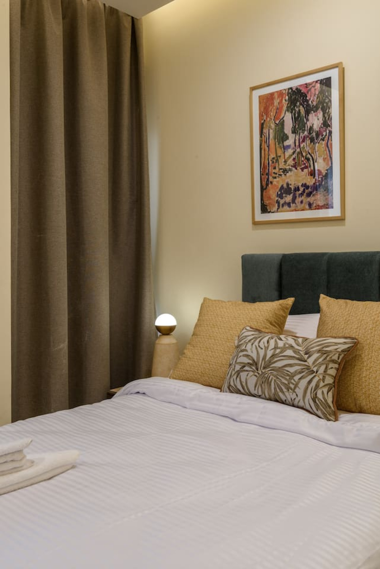 S101 | 8-Min Airport Stay by Hazel spaces in Nasr City - bedroom view 2