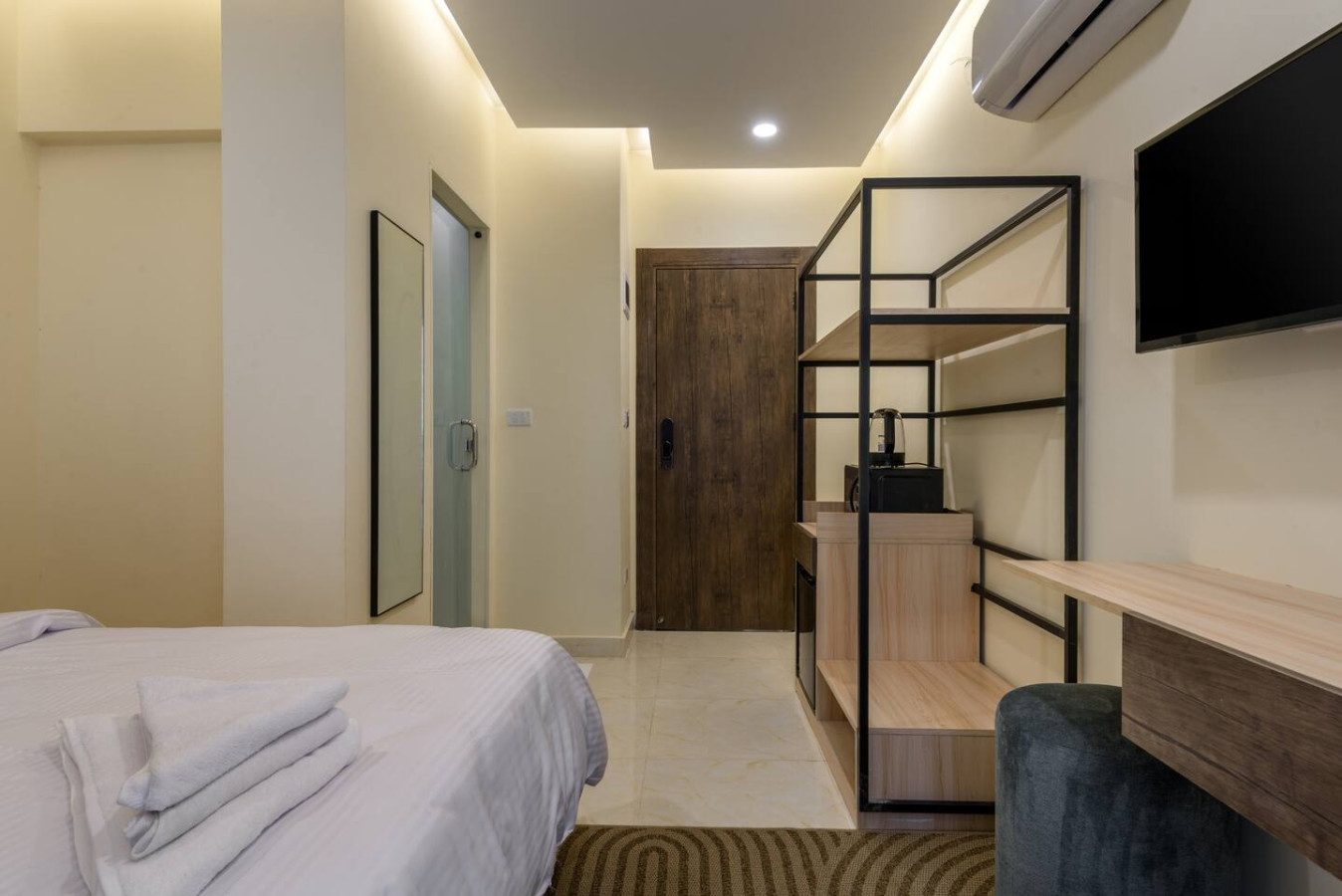 S101 | 8-Min Airport Stay by Hazel spaces in Nasr City - kitchen view 3