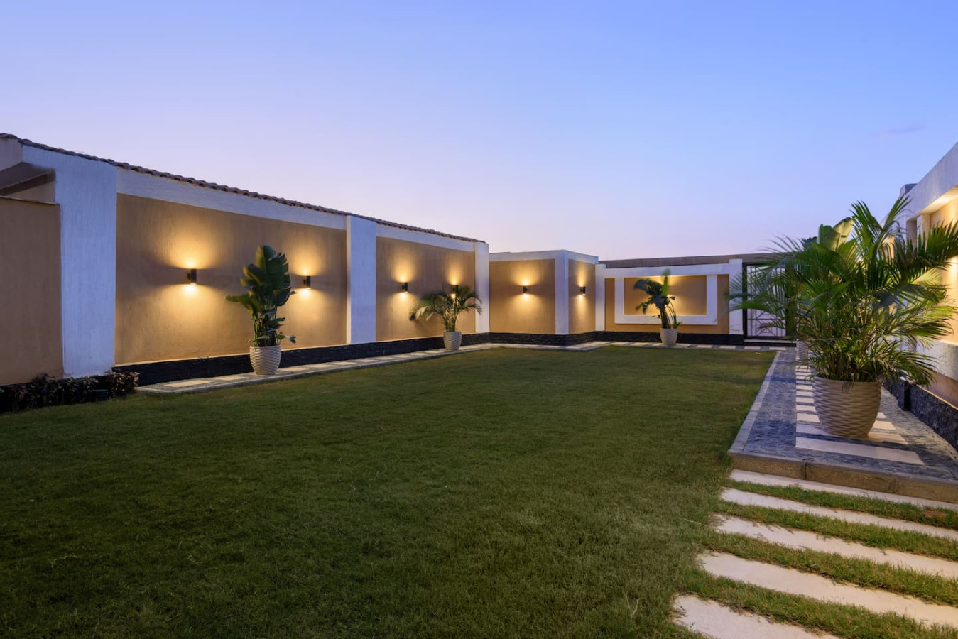 S105 | 8-min Airport Stay By Hazel Spaces in Nasr City - kitchen view 3