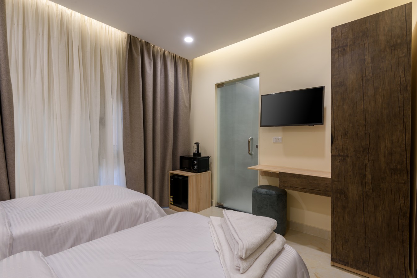 S202| 8-min Airport Stay By Hazel Spaces in Nasr City - kitchen view 3