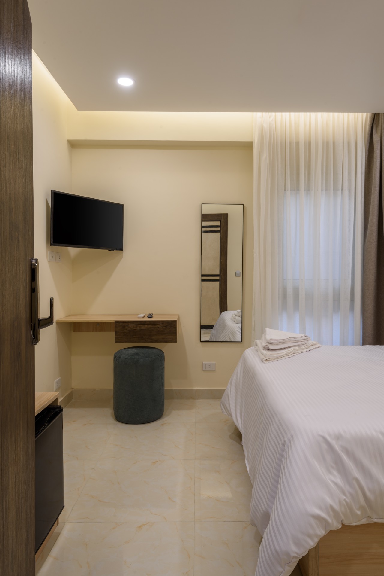 S203 | 8-min Airport Stay By Hazel Spaces in Nasr City - kitchen view 3