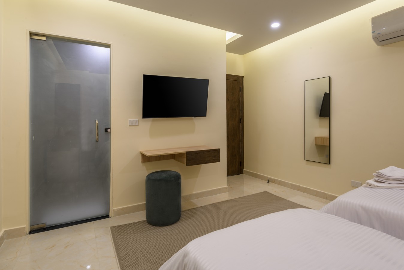 S205 | 8-min Airport Stay By Hazel Spaces in Nasr City - kitchen view 3