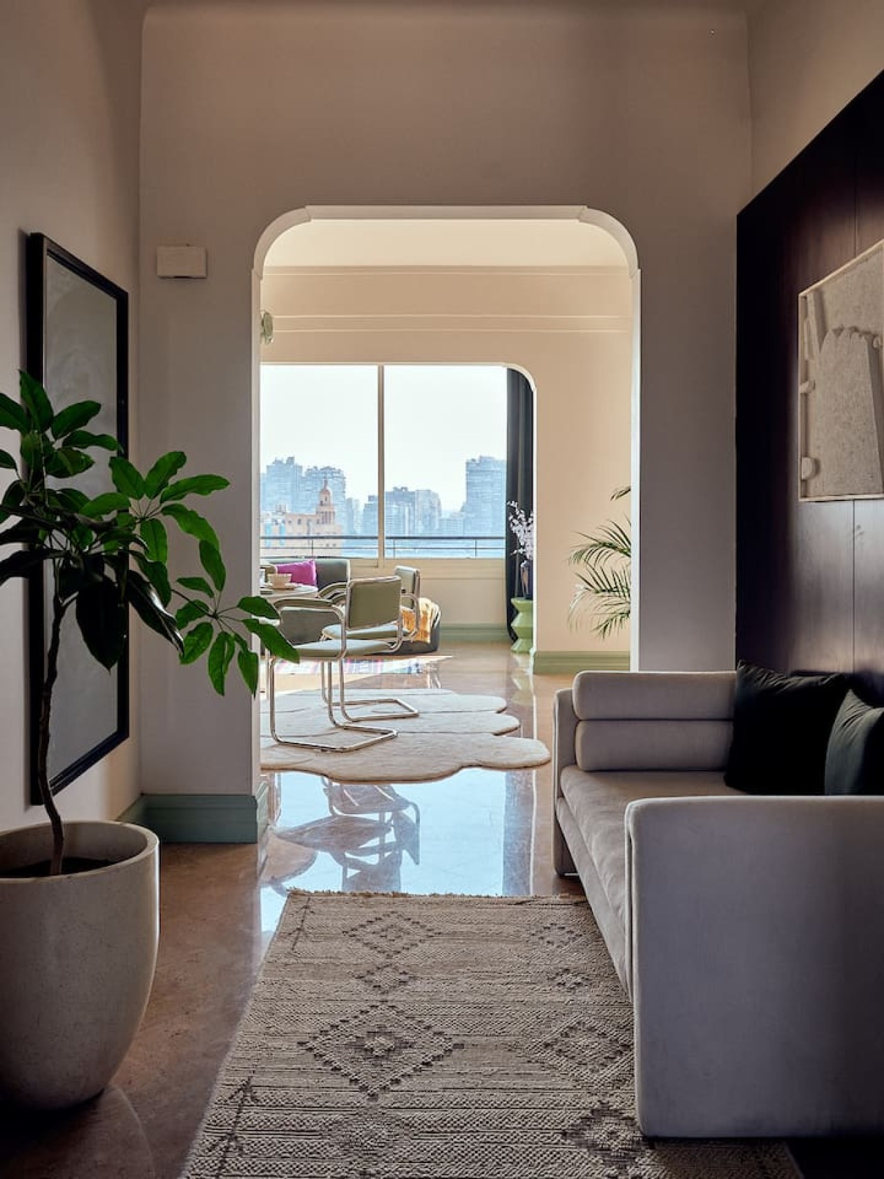 Nile & Citadel Views | 3br Ensuite, Garden City in Cairo - bedroom view 2