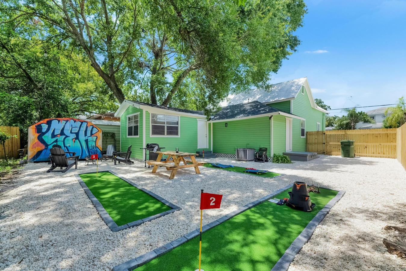 Walk To Ybor, Mini Golf, Fire Pit, Hammocks - Tampa, FL