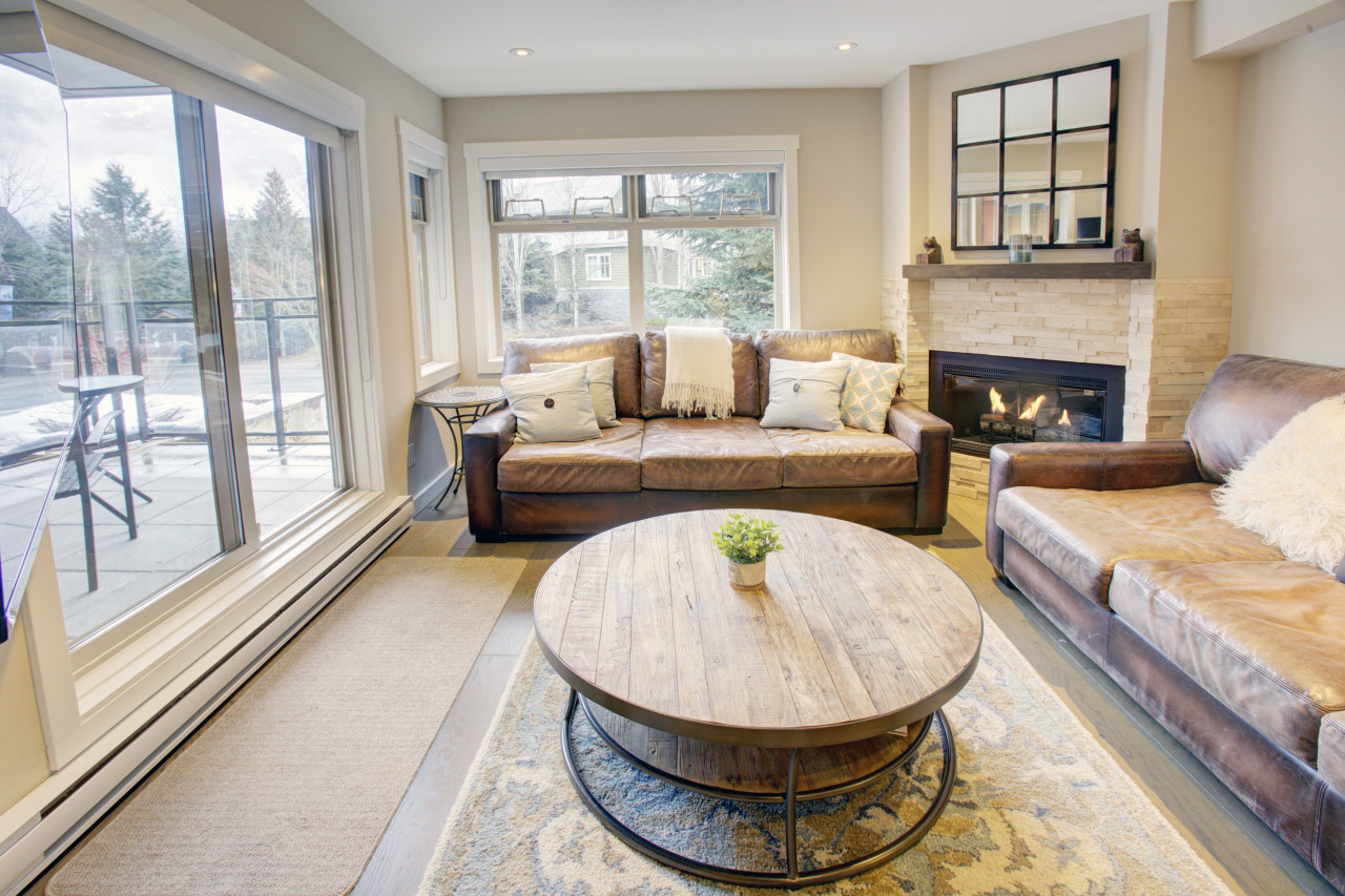 Charming Getaway With Hot Tub And Pool - Cozy Alpine Retreat - 加拿大