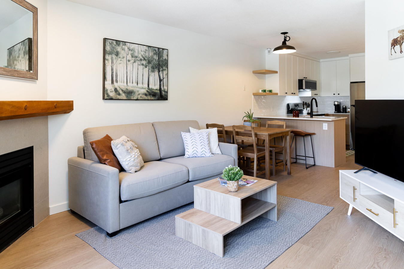 Cozy Hideaway With Gas Fireplace - Charming Whistler Retreat - Canadá